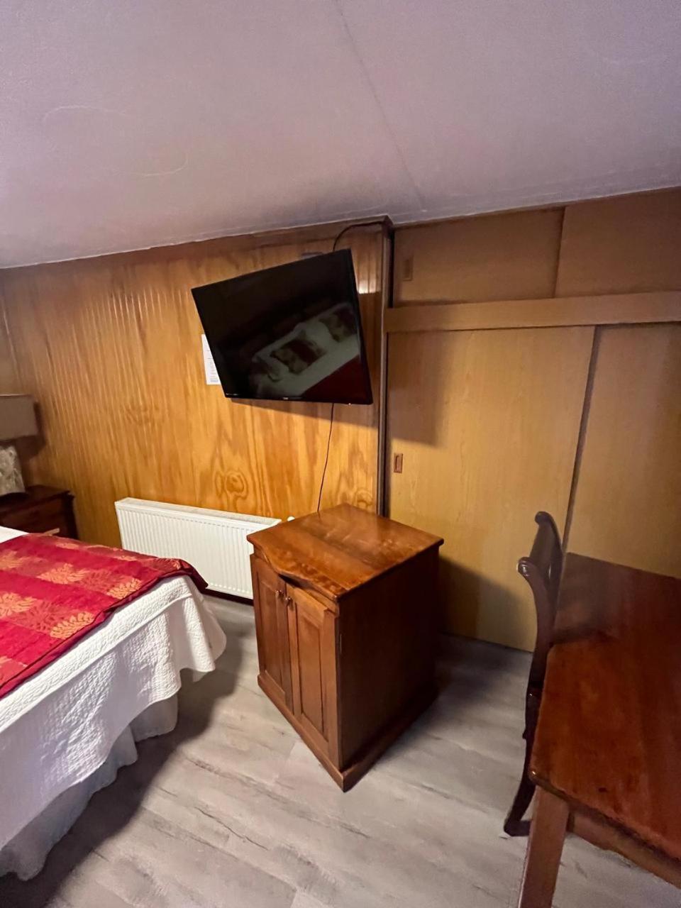 Hostal Espanol Coyhaique Zewnętrze zdjęcie