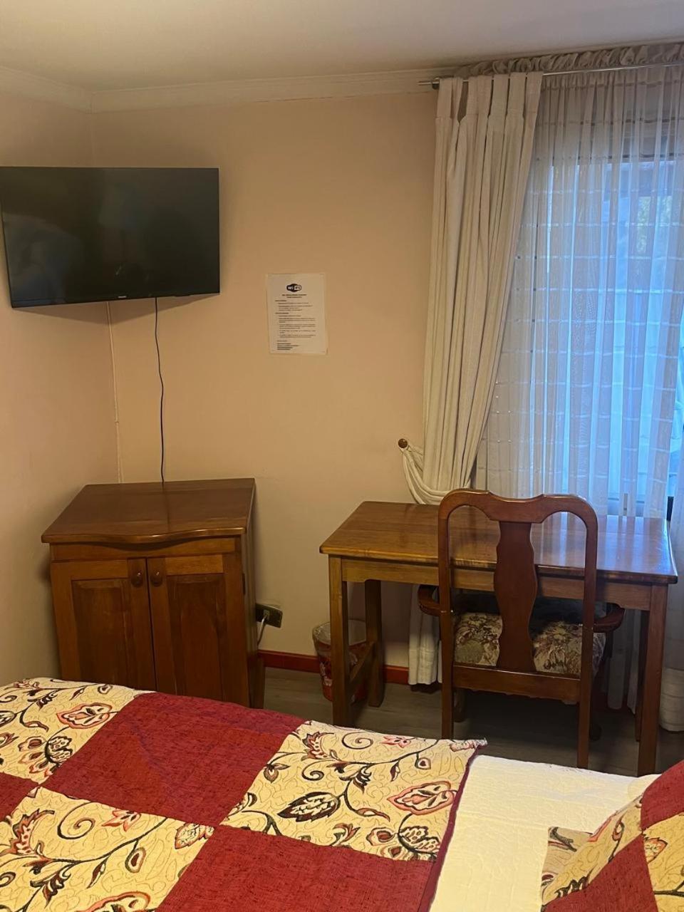 Hostal Espanol Coyhaique Zewnętrze zdjęcie