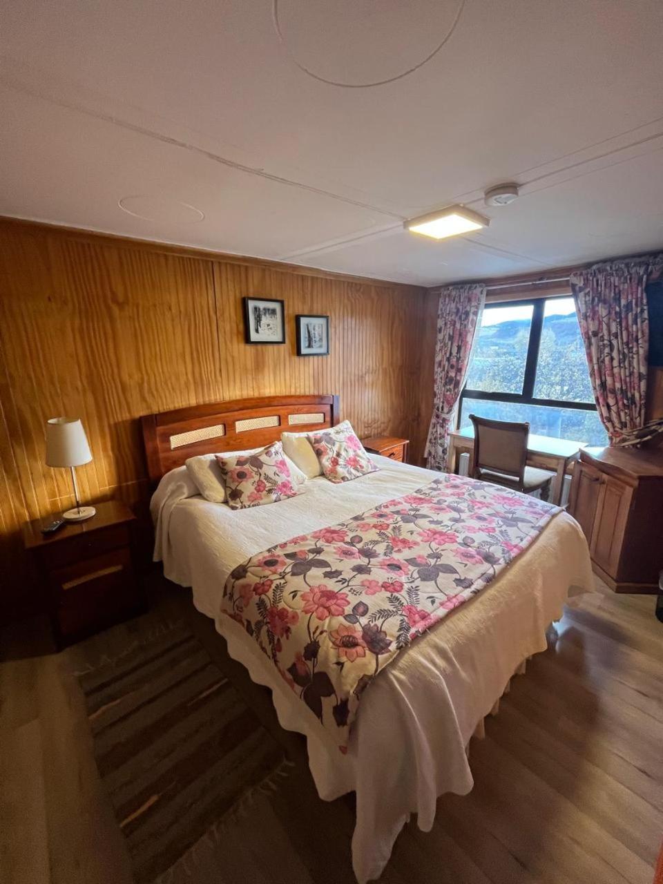 Hostal Espanol Coyhaique Zewnętrze zdjęcie